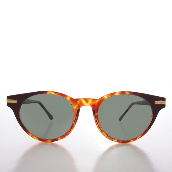 Black sunglasses for bare face