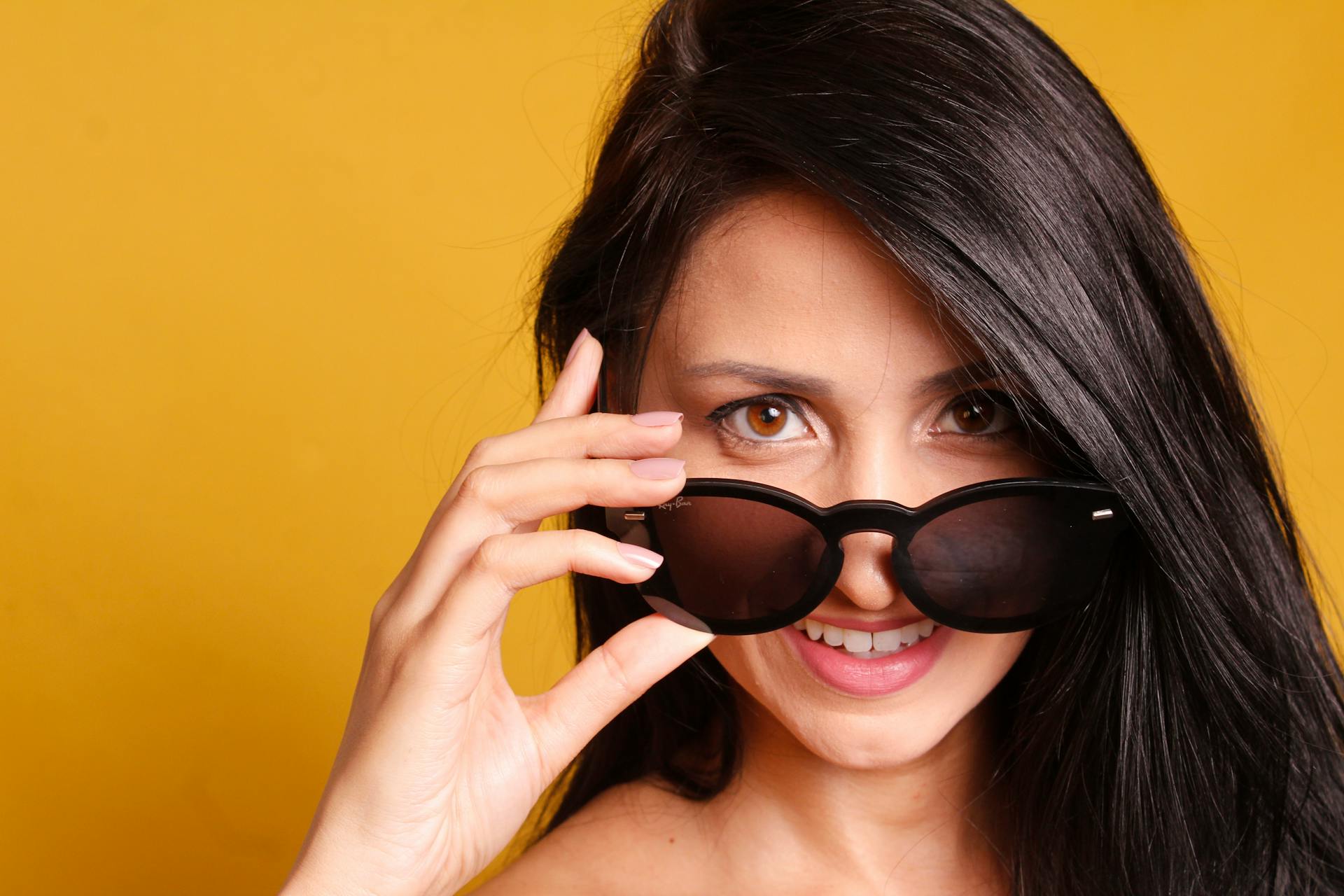 Sunglasses Aren’t Just Black — Explore the Trending Colors